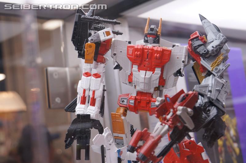 SDCC 2014: Generations Combiner Wars Menasor and Superion - Transformers Event: Dsc03126