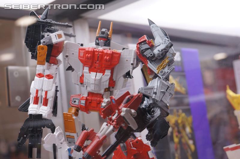 SDCC 2014 - Generations Combiner Wars Menasor and Superion