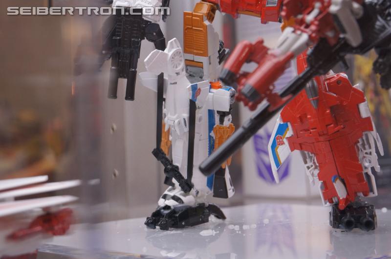 SDCC 2014: Generations Combiner Wars Menasor and Superion - Transformers Event: Dsc03129