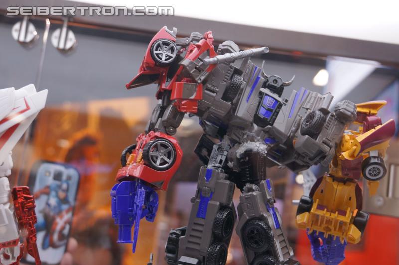 SDCC 2014 - Generations Combiner Wars Menasor and Superion