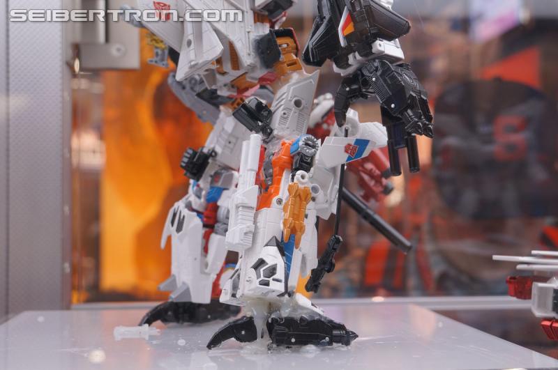 SDCC 2014: Generations Combiner Wars Menasor and Superion - Transformers Event: Dsc03139