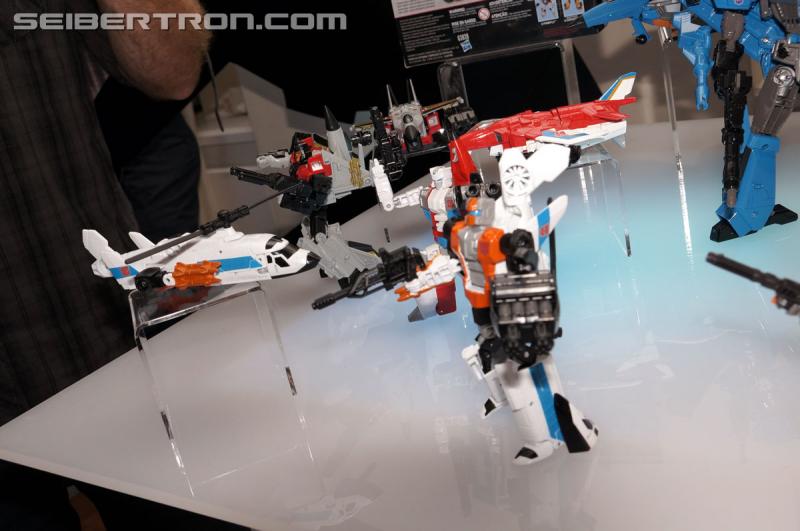 NYCC 2014 - Transformers Generations Combiner Wars
