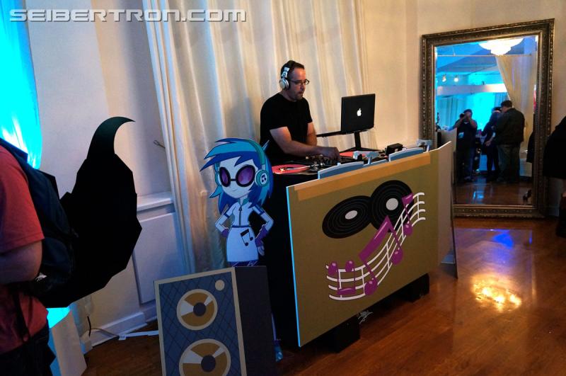 NYCC 2014: Miscellaneous Images from Hasbro Party - Transformers Event: Hasbro Party 001