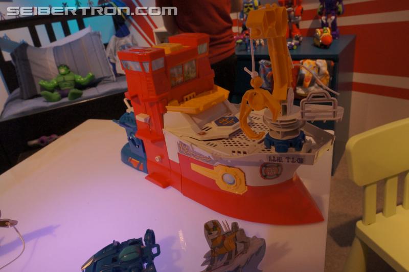 Toy Fair 2015: Giant Gallery Dump - Transformers Event: DSC07172