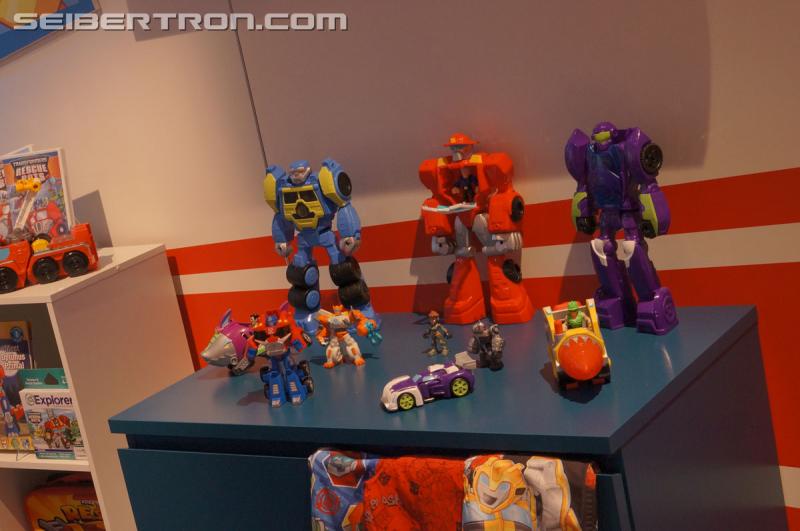 Toy Fair 2015: Giant Gallery Dump - Transformers Event: DSC07177
