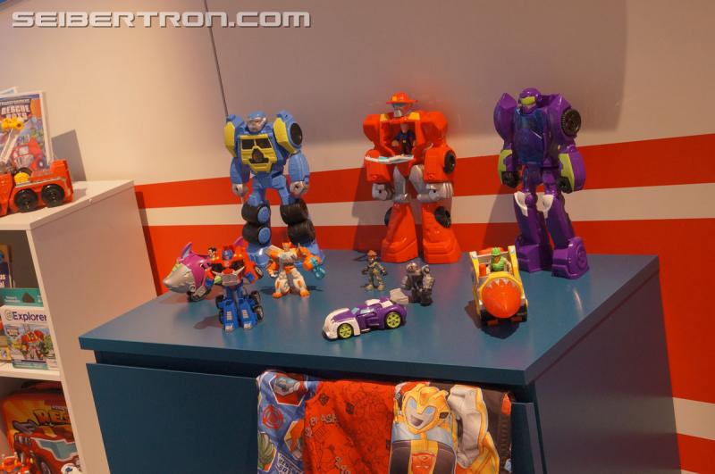 Toy Fair 2015: Giant Gallery Dump - Transformers Event: DSC07178