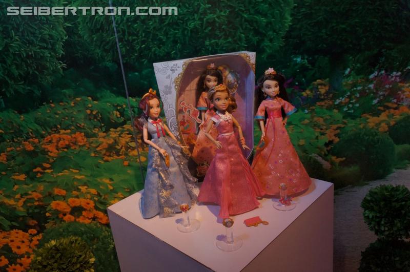 Toy Fair 2015: Giant Gallery Dump - Transformers Event: DSC07199