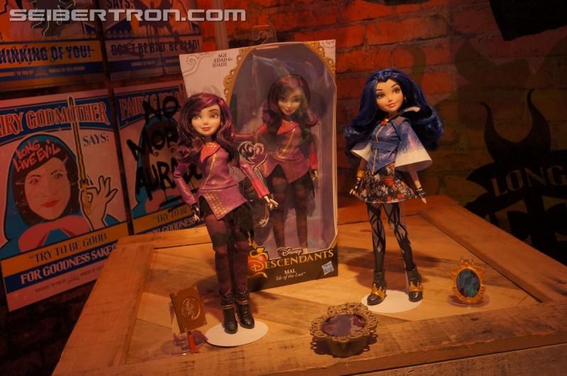 Toy Fair 2015: Giant Gallery Dump - Transformers Event: DSC07204