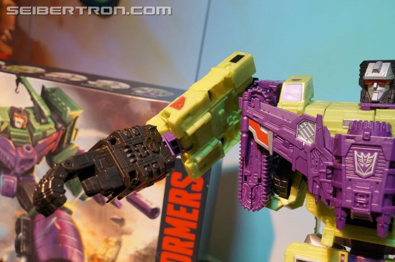 Toy Fair 2015: Combiner Wars Devastator - Transformers Event: Devastator 010