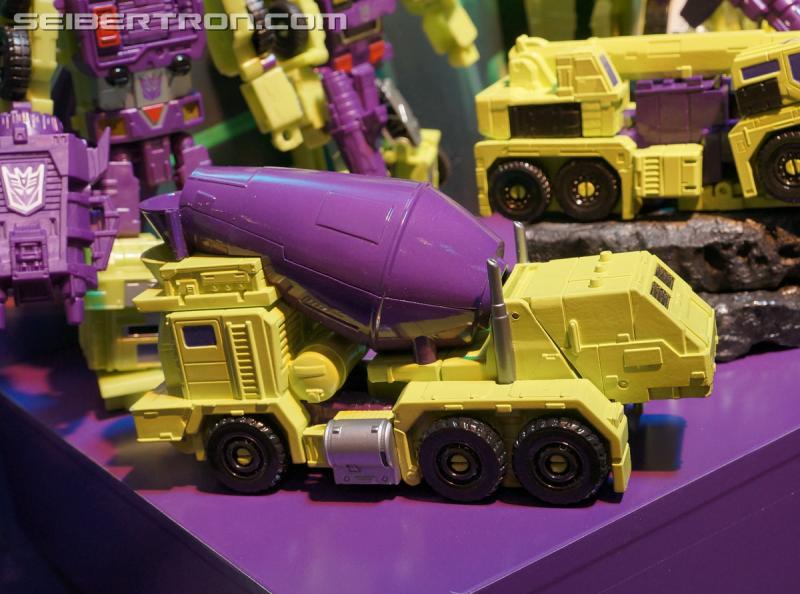 Toy Fair 2015: Combiner Wars Devastator - Transformers Event: Devastator 021