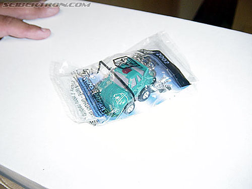 BotCon 2002: Convention Exclusives Gallery - Transformers Event: Botcon-2002-exclusives001