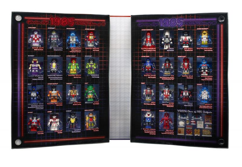 SDCC 2015: Official Product Images of Hasbro's SDCC 2015 Exclusives - Transformers Event: Transformers Kreo 4 Packaging Open 2