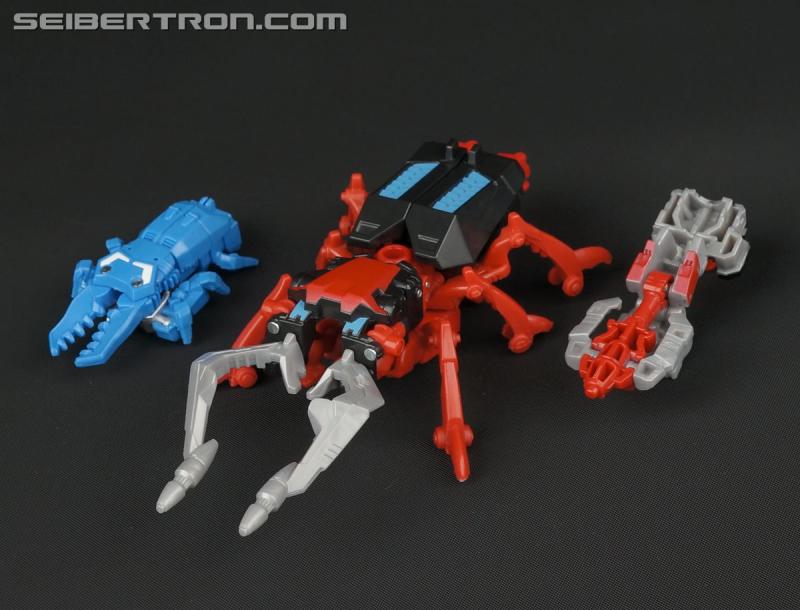 BotCon 2015: Attendee Figure: Zaptrap and his pilot Beet-Chit - Transformers Event: DSC08390