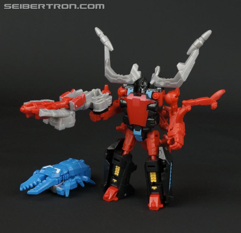 BotCon 2015: Attendee Figure: Zaptrap and his pilot Beet-Chit - Transformers Event: DSC08391