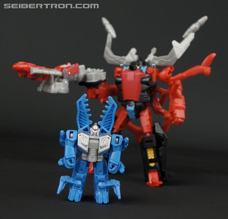 BotCon 2015: Attendee Figure: Zaptrap and his pilot Beet-Chit - Transformers Event: DSC08394
