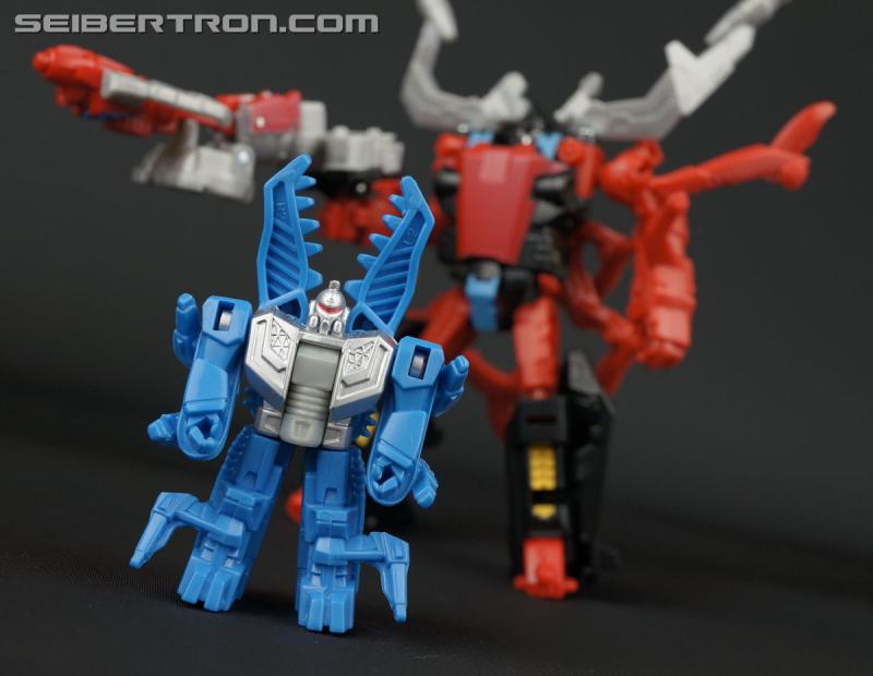 BotCon 2015: Attendee Figure: Zaptrap and his pilot Beet-Chit - Transformers Event: DSC08395