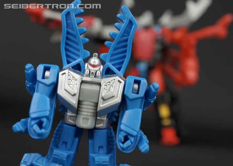 BotCon 2015: Attendee Figure: Zaptrap and his pilot Beet-Chit - Transformers Event: DSC08396