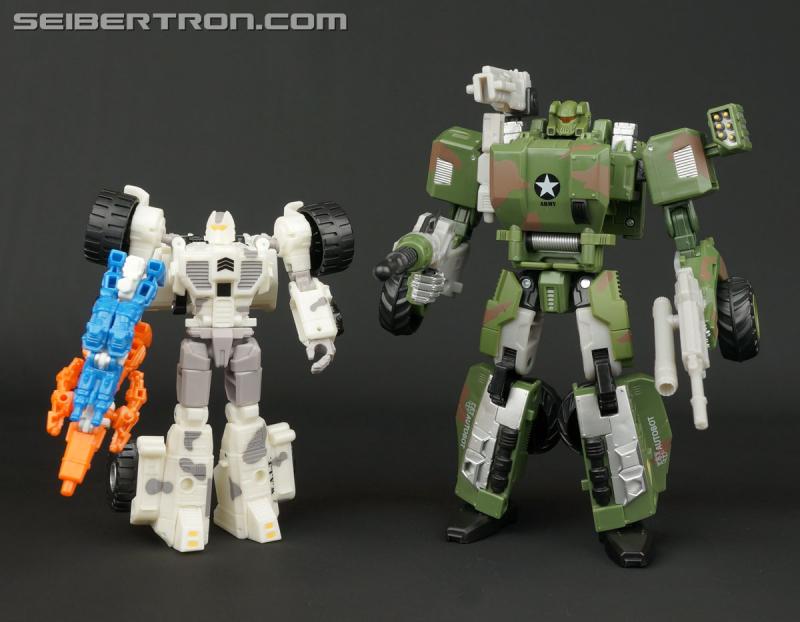 BotCon 2015: Souvenir Exclusives Mini-Gallery - Transformers Event: DSC10076