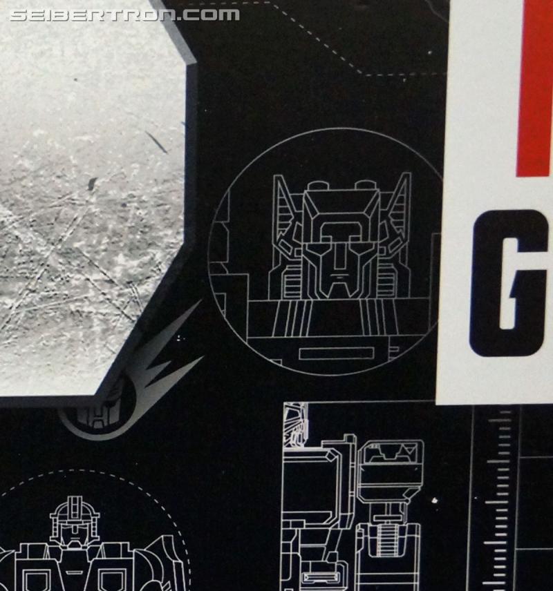 BotCon 2015: Hasbro Booth: Combiner Wars Giant Poster - Transformers Event: DSC09159a