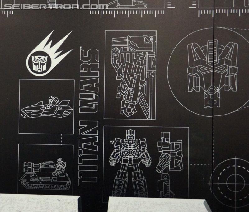 BotCon 2015: Hasbro Booth: Combiner Wars Giant Poster - Transformers Event: DSC09165a