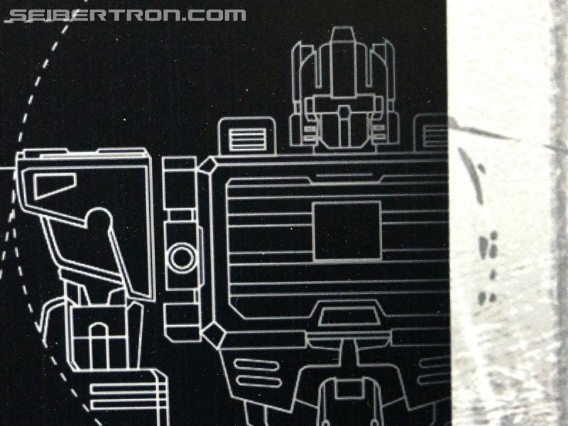 BotCon 2015: Hasbro Booth: Combiner Wars Giant Poster - Transformers Event: DSC09168a