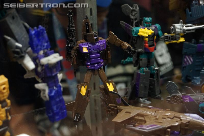 BotCon 2015: New Combiner Wars Products from Saturday Brand Panel - Transformers Event: DSC09488