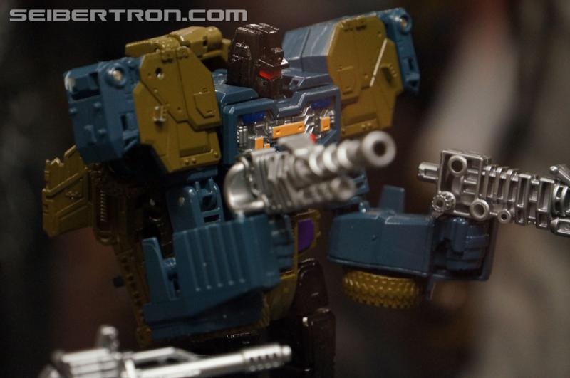 BotCon 2015: New Combiner Wars Products from Saturday Brand Panel - Transformers Event: DSC09494