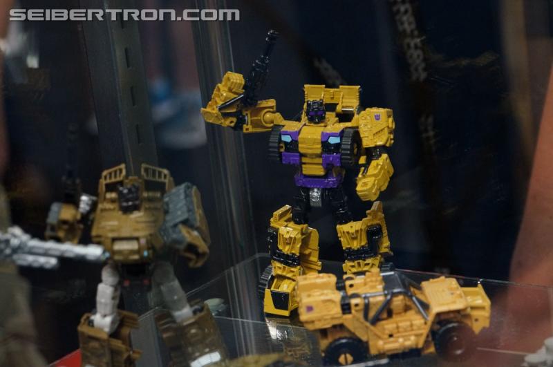 BotCon 2015 - New Combiner Wars Products from Saturday Brand Panel