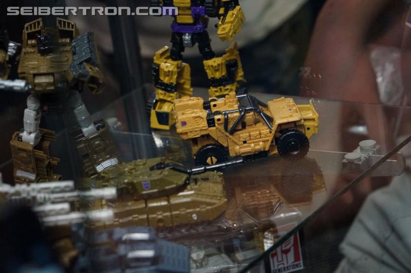 BotCon 2015: New Combiner Wars Products from Saturday Brand Panel - Transformers Event: DSC09500