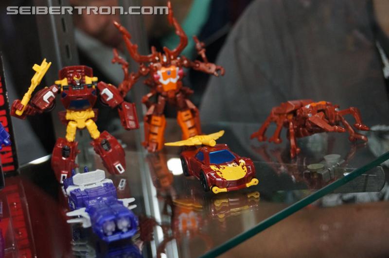 BotCon 2015: New Combiner Wars Products from Saturday Brand Panel - Transformers Event: DSC09509