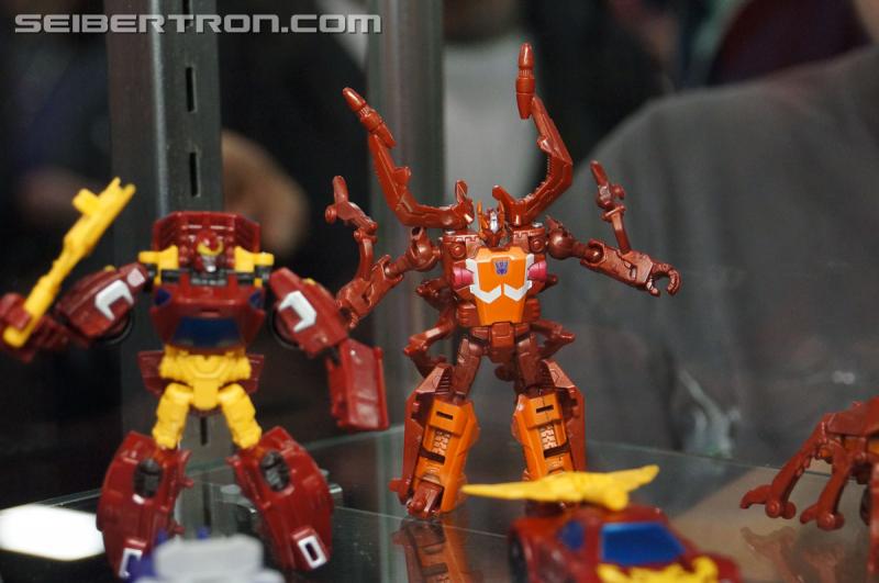 BotCon 2015: New Combiner Wars Products from Saturday Brand Panel - Transformers Event: DSC09511