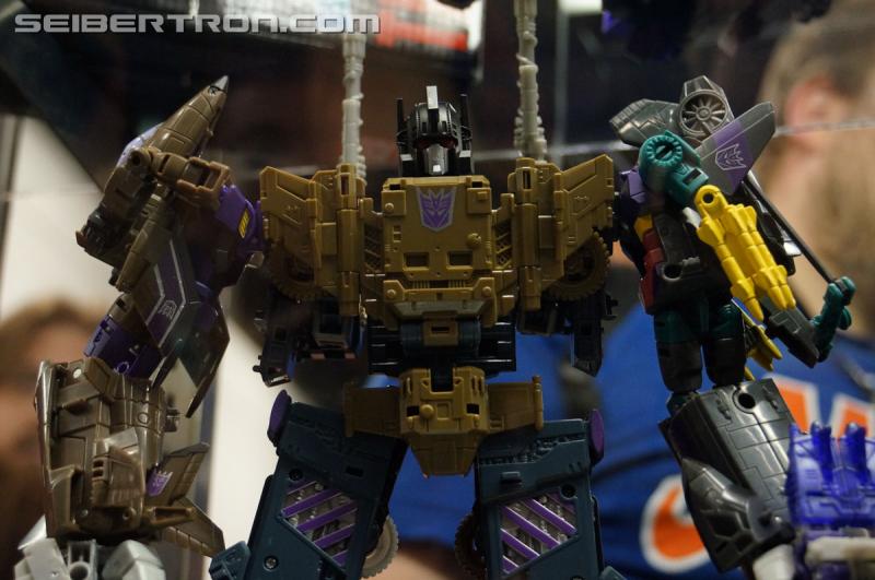 BotCon 2015 - New Combiner Wars Products from Saturday Brand Panel