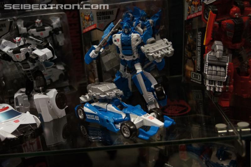 BotCon 2015 - New Combiner Wars Products from Saturday Brand Panel