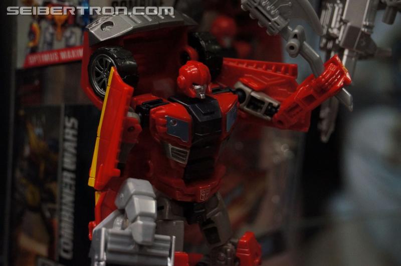 BotCon 2015: New Combiner Wars Products from Saturday Brand Panel - Transformers Event: DSC09530