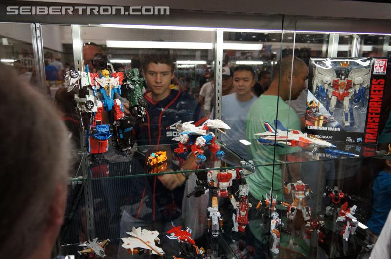 BotCon 2015: New Combiner Wars Products from Saturday Brand Panel - Transformers Event: DSC09558