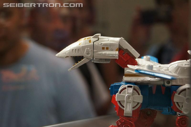 BotCon 2015: New Combiner Wars Products from Saturday Brand Panel - Transformers Event: DSC09568