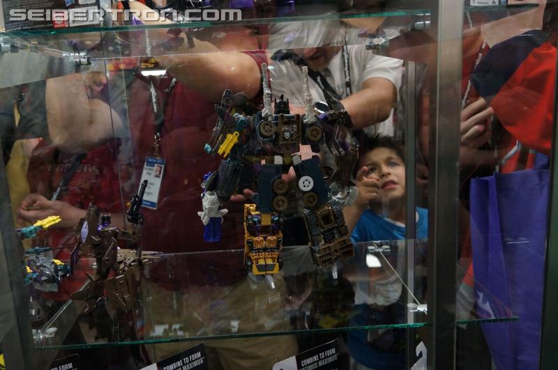 BotCon 2015: New Combiner Wars Products from Saturday Brand Panel - Transformers Event: DSC09575