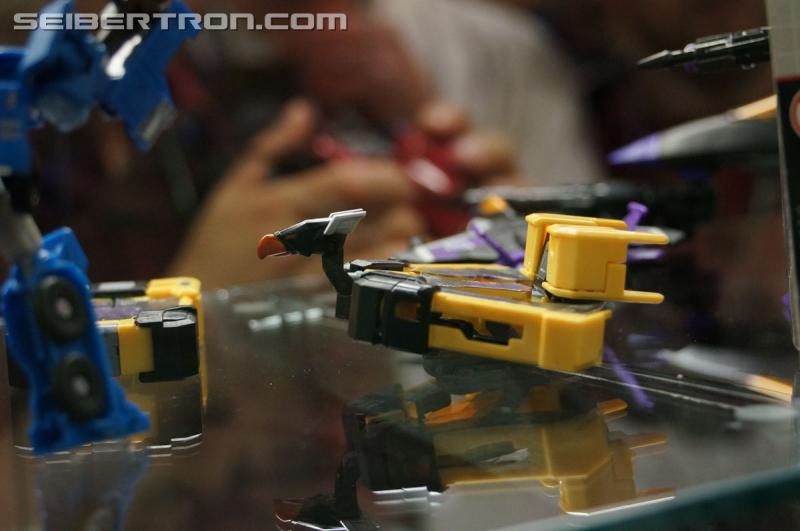 BotCon 2015: New Combiner Wars Products from Saturday Brand Panel - Transformers Event: DSC09583