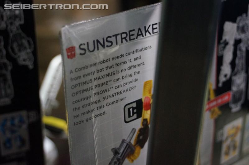 BotCon 2015: New Combiner Wars Products from Saturday Brand Panel - Transformers Event: DSC09584