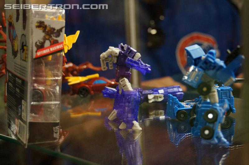 BotCon 2015: New Combiner Wars Products from Saturday Brand Panel - Transformers Event: DSC09586