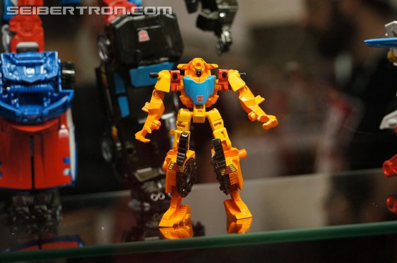 Transformers News: BotCon 2015 Coverage - Transformers Combiner Wars Gallery Addendum: Wreck-Gar