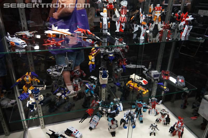 Transformers News: BotCon 2015 Coverage - Transformers Combiner Wars Gallery Addendum: Wreck-Gar