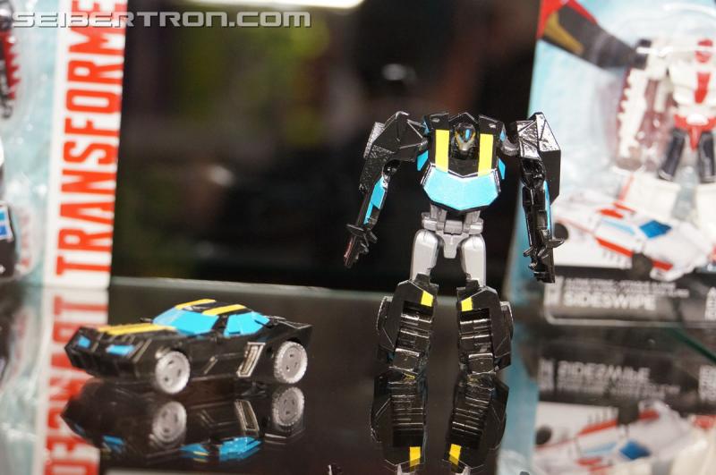 BotCon 2015: Transformers Robots In Disguise Product Display - Transformers Event: DSC09704