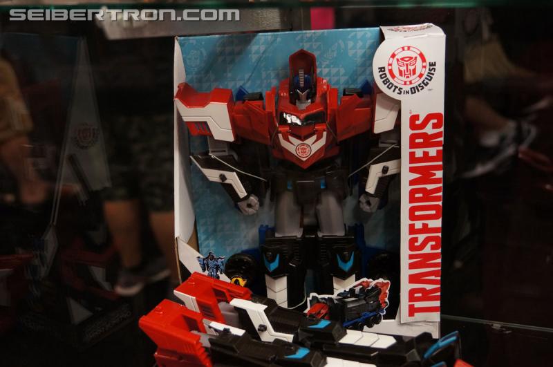BotCon 2015: Transformers Robots In Disguise Product Display - Transformers Event: DSC09721