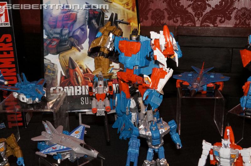 SDCC 2015: Hasbro Press Event: Combiner Wars G2 Superion - Transformers Event: DSC02941