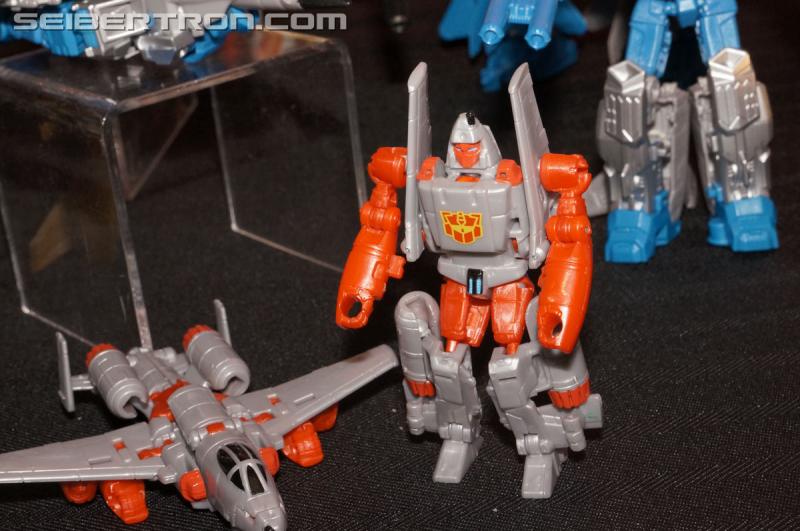 SDCC 2015 - Hasbro Press Event: Combiner Wars G2 Superion