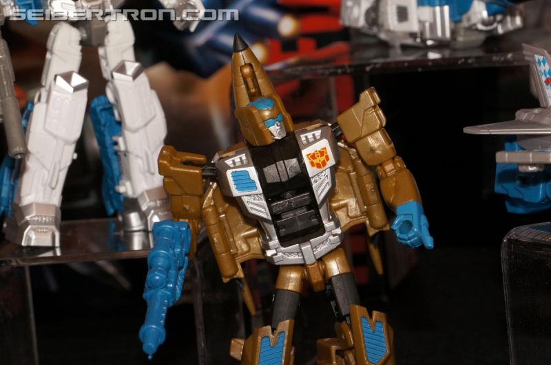 Transformers News: New Gallery: SDCC 2015 Transformers Combiner Wars G2 Superion