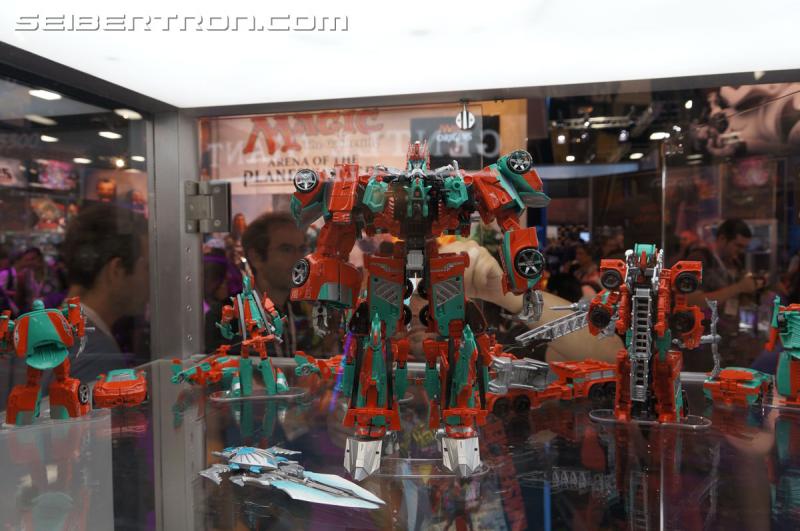 Transformers News: New Gallery: SDCC 2015 Transformers Fan-Built Combiner Victorion, Individual Torchbearers