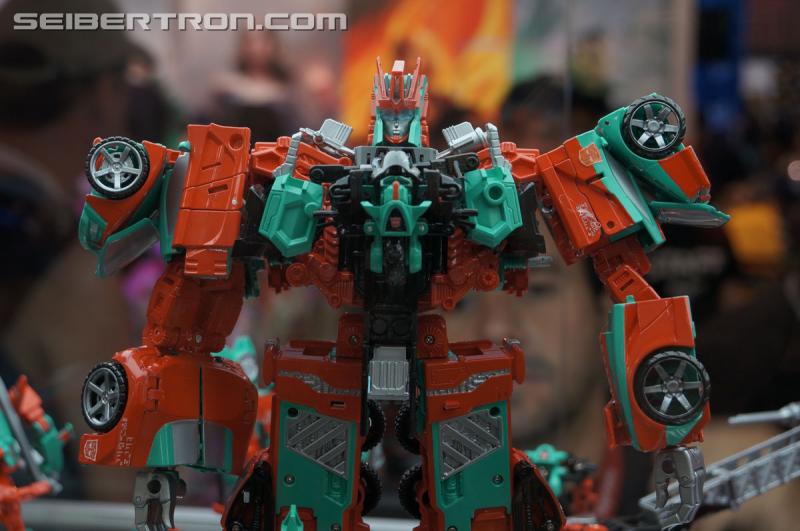 SDCC 2015: Hasbro Booth: Fan-Built Combiner Wars Victorion - Transformers Event: DSC03242
