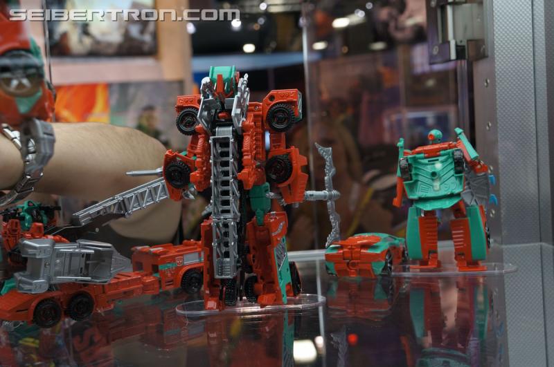 SDCC 2015: Hasbro Booth: Fan-Built Combiner Wars Victorion - Transformers Event: DSC03244